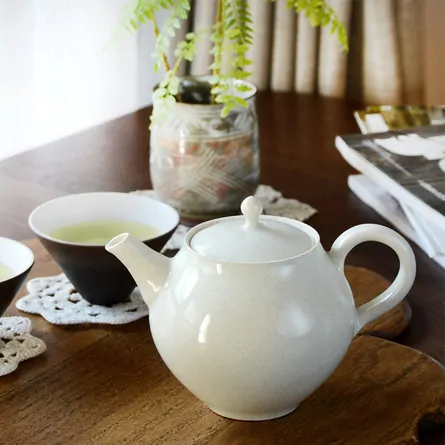 Taisen White Ushirode Kyusu