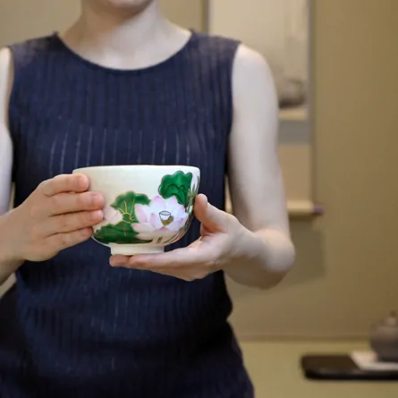 色絵茶碗　蓮　山岡善高