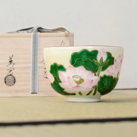 色絵茶碗　蓮　山岡善高