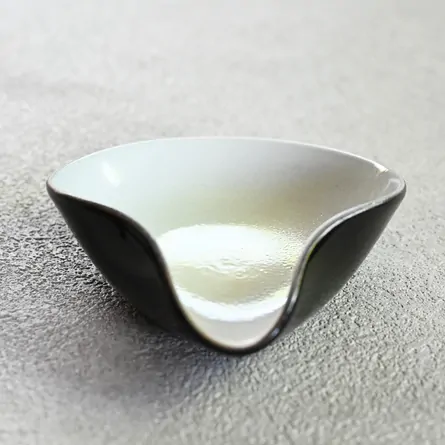 黒茶荷 大