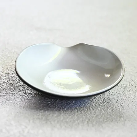 黒茶荷 大