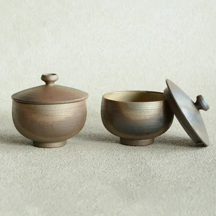 Hōzan Futatsuki Ibushi Kumidashiwan 