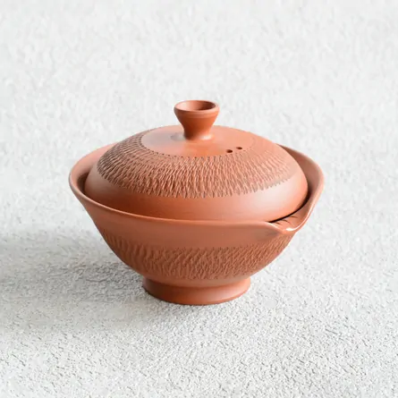 功吏朱泥高台付絞り出し