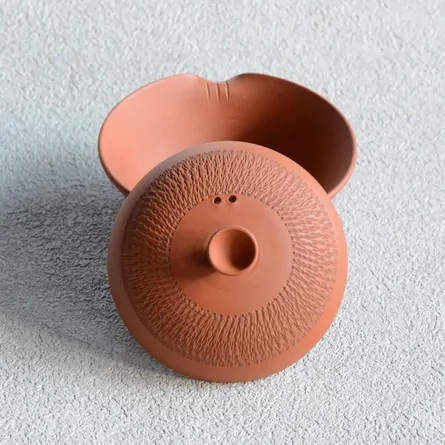 功吏朱泥高台付絞り出し