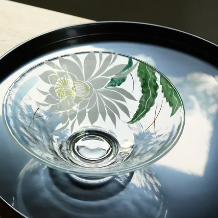 ガラス平茶碗月下美人 茶器＆茶道具 抹茶碗 - Sazen Tea