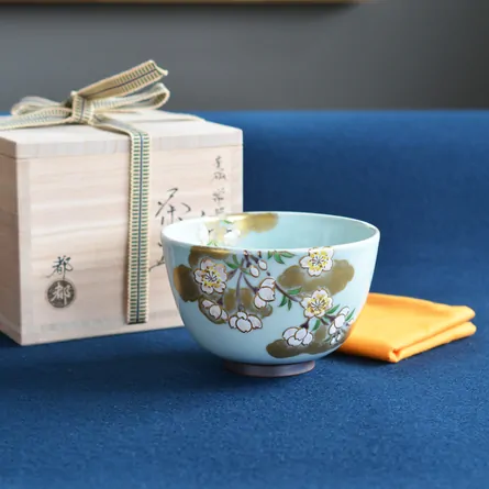 青磁茶碗 常照皇寺 九重桜