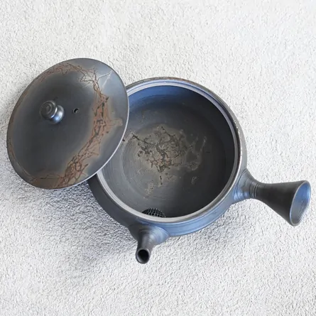 Yamada Yūtarō Yakishime Mogake Hira Kyusu