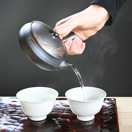 Yamada Yūtarō Yakishime Mogake Hira Kyusu