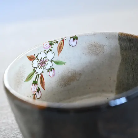 茶碗 香林 掛分 枝垂桜 共箱あり　湯呑 茶器 茶道具 茶碗 灰釉掛分け枝垂桜絵 茶器＆茶道具 抹茶碗 - Sazen Tea