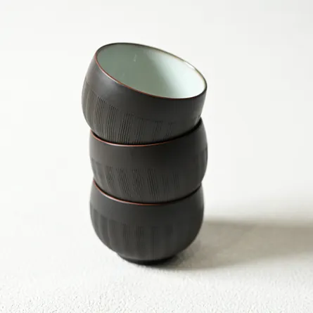 鯉江廣 黒泥櫛目煎茶碗