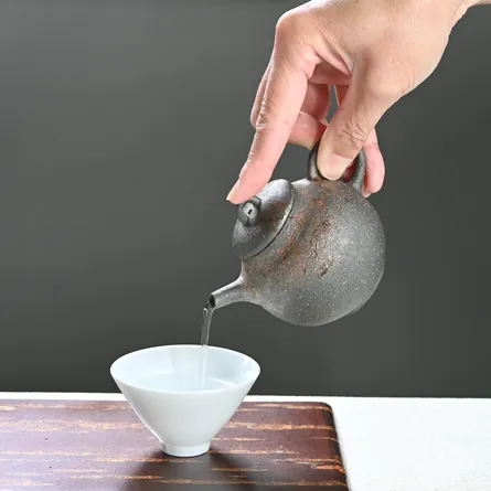 Rihi Mogake Marugata Chachō 