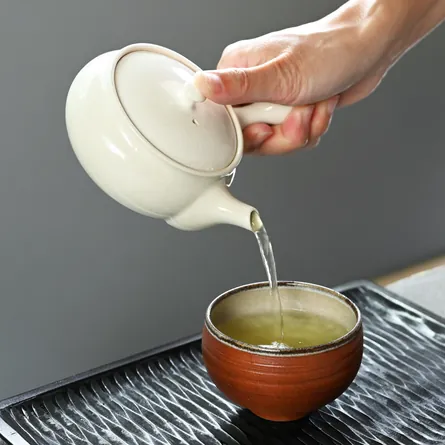 Taisen White Hiragata Yokode Kyusu