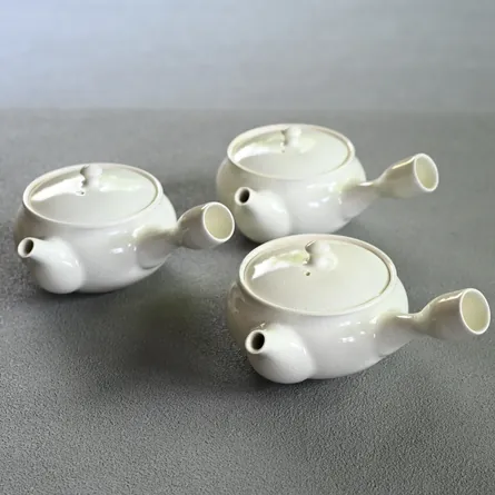 Taisen White Hiragata Yokode Kyusu