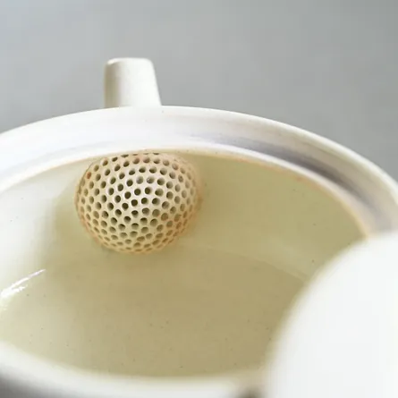 Taisen White Hiragata Yokode Kyusu
