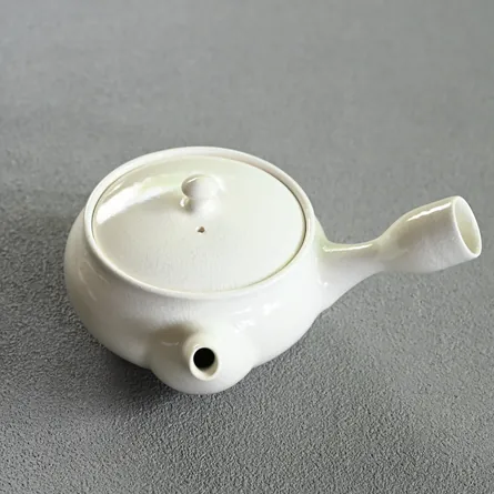 Taisen White Hiragata Yokode Kyusu