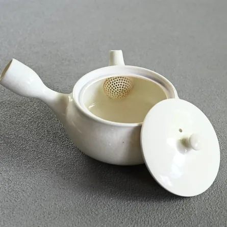 Taisen White Hiragata Yokode Kyusu