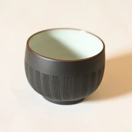 鯉江廣 黒泥櫛目煎茶碗