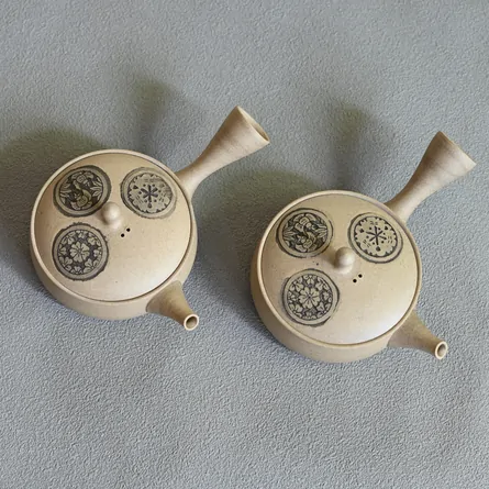 Kōshi Yakishime Hiragata Marumonbori Kyusu