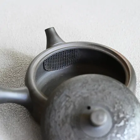 玉光　火窯変松皮平急須