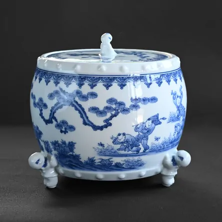 平戸焼白磁水指 染付太鼓胴唐子脚 