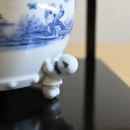 平戸焼白磁水指 染付太鼓胴唐子脚 