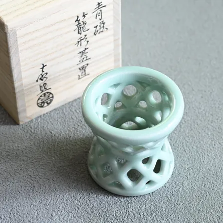 Celadon Futaoki Kagogata　