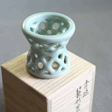 Celadon Futaoki Kagogata　