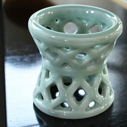 Celadon Futaoki Kagogata　
