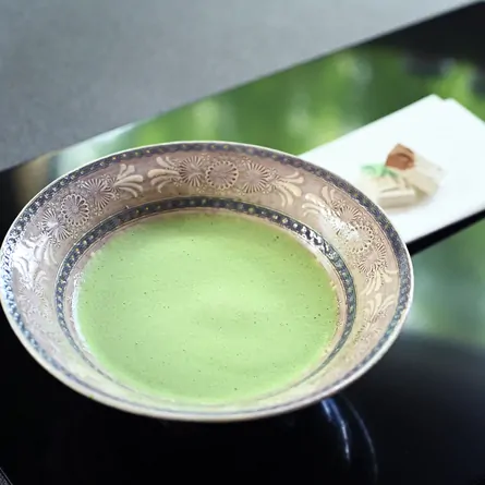 紫彩華紋平茶碗 • コンセプト #2