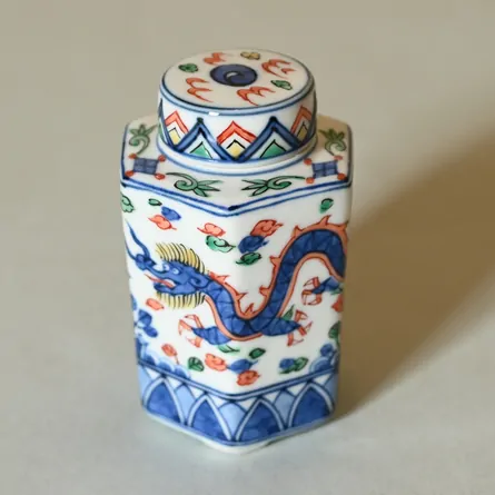 昭阿弥六角茶入色絵龍鳳
