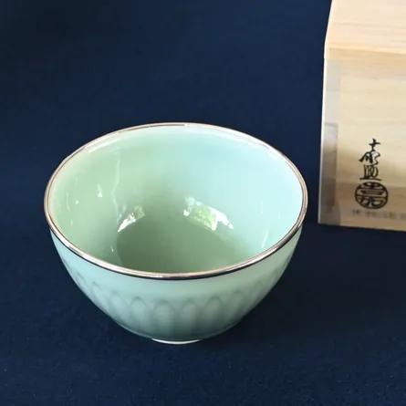 青磁天目茶碗 満月写