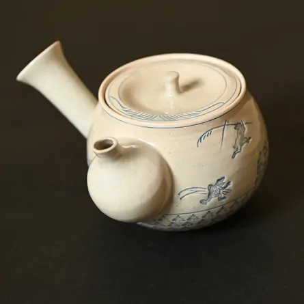 Chōjū-giga Kyusu Left handle