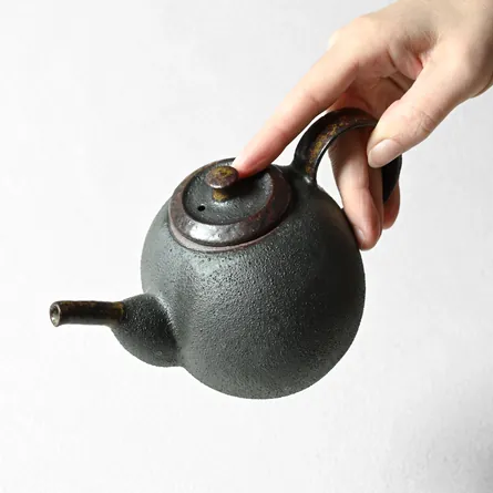 Mud Inlay Itokiri Teapot