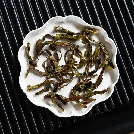 鳳凰単叢黄枝香雪片