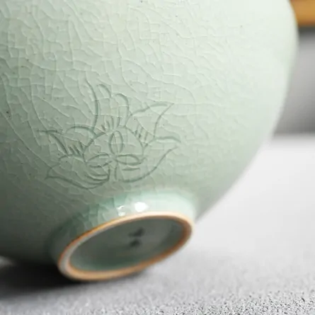 Seiji Botanmon Hirachawan