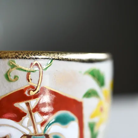 茶碗 乾山内黒 唐花に白馬