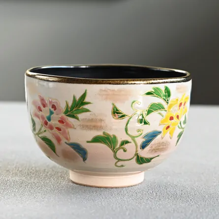 茶碗 乾山内黒 唐花に白馬