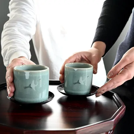 青磁雲鶴紋夫婦湯呑 茶器＆茶道具 湯呑み - Sazen Tea