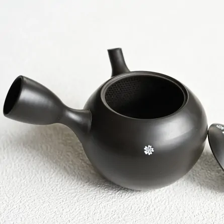 Hokuryū Kokudei Hiramaru Sakura Inka Kyusu