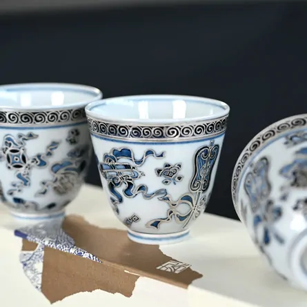 Kutani Sometsuke Ginsai Takarazukushi Senchawan