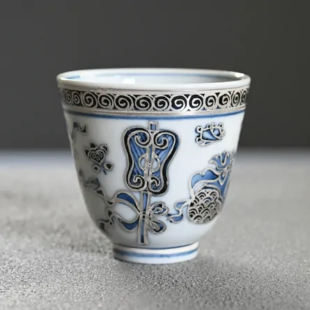 Kutani Sometsuke Ginsai Takarazukushi Senchawan