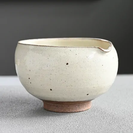 草津焼白泥片口