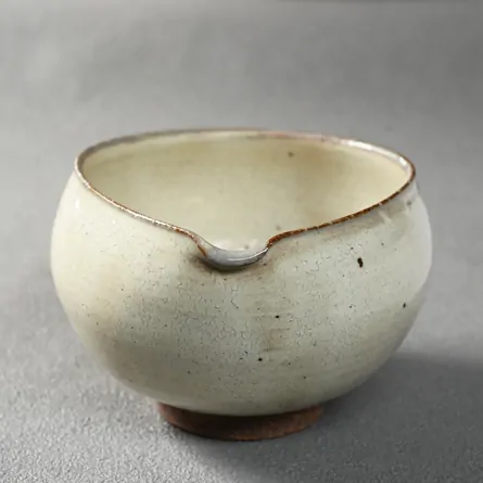 草津焼白泥片口