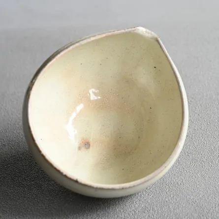 草津焼白泥片口