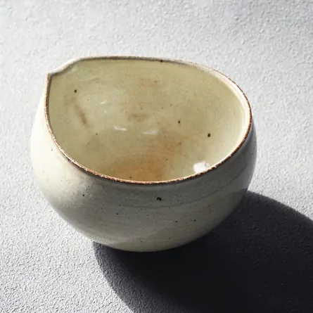 草津焼白泥片口