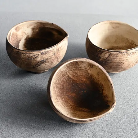 草津焼錆白泥片口