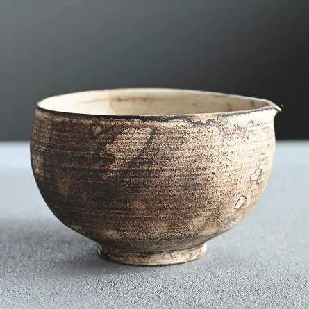 草津焼錆白泥片口