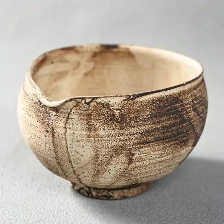 草津焼錆白泥片口