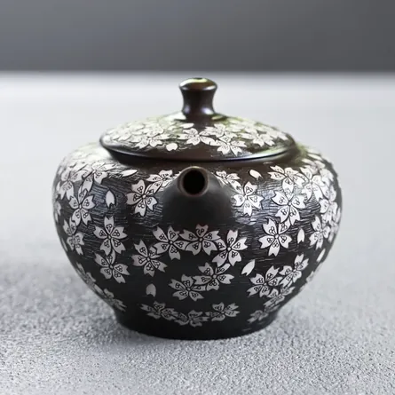 Shun'en Black Marugata Inlay Sakurabori Ushirode Kyusu