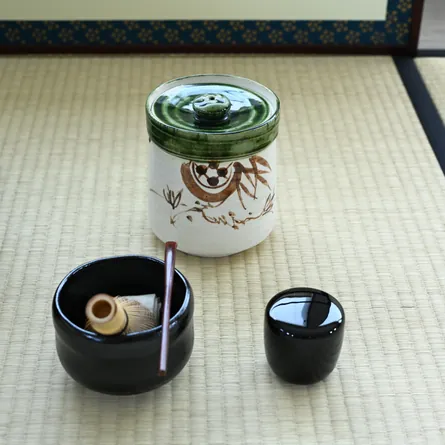 Oribe Mizusashi